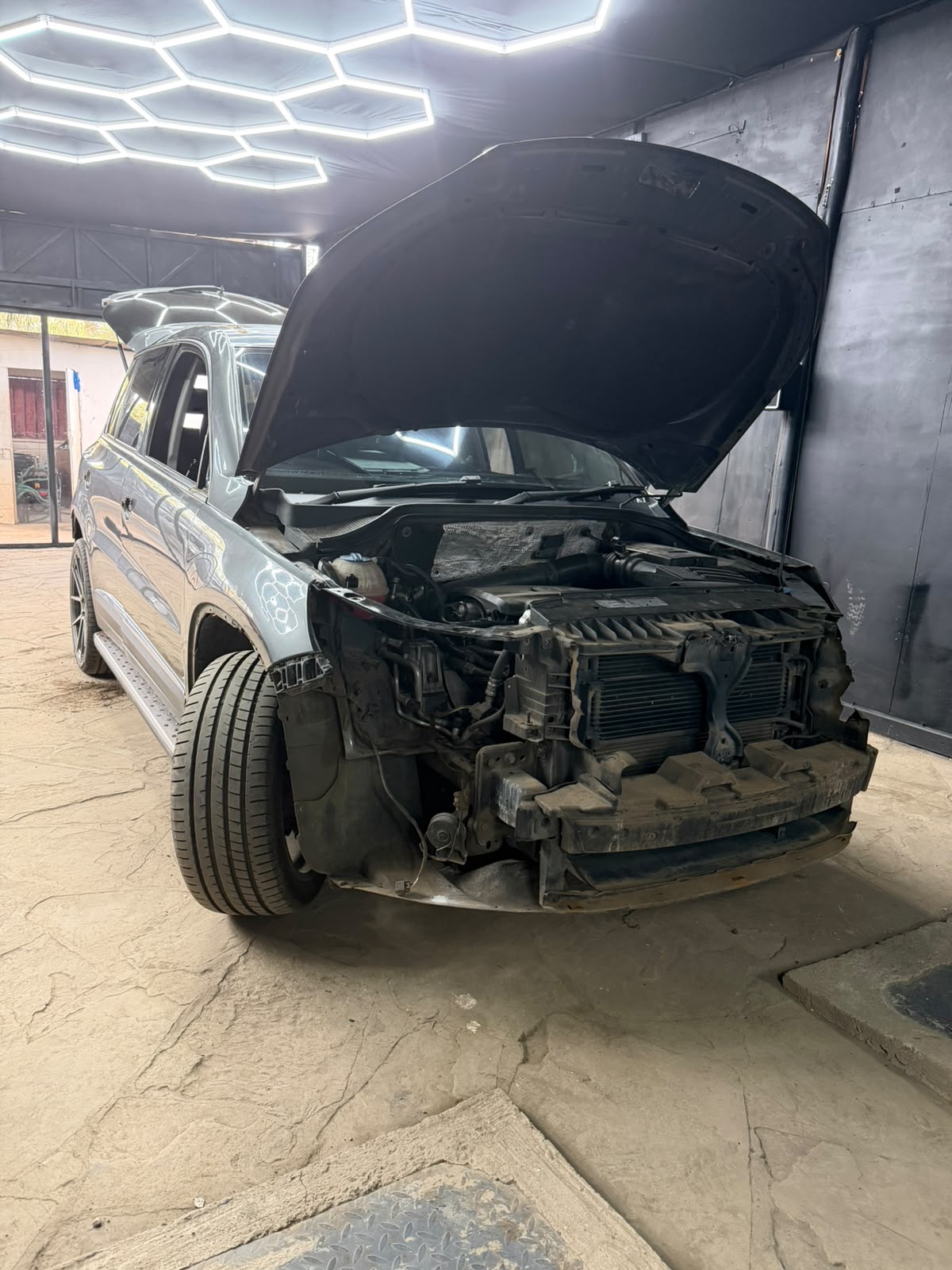 Vehicle facelift and modernisation service